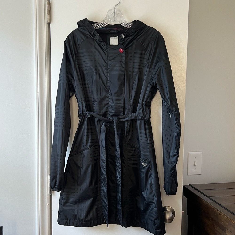 Oakley Women’s M‎ Black/Charcoal Gray Lightweight Raincoat Hooded Belted Jacket